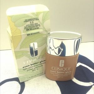 CLINIQUE - Even Better Glow - WN30 BISCUIT